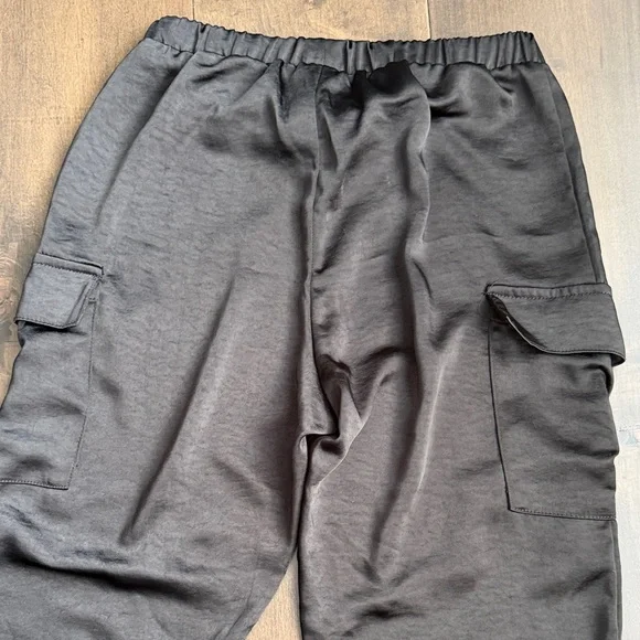 Girls Black silk Cargo Pocket Jogger Pants - Picture 6 of 7